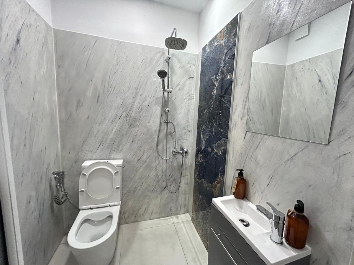 Tirana Inn Hotel מראה חיצוני תמונה